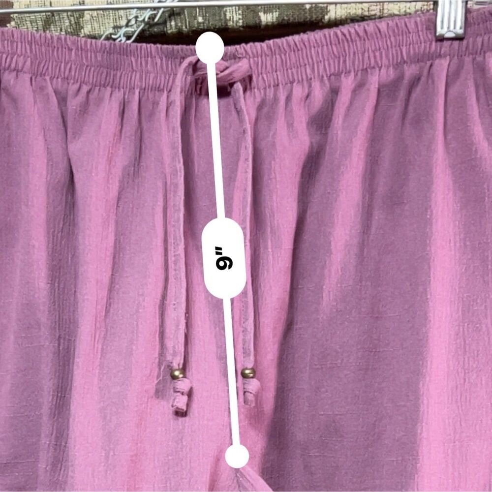 Alfred Dunner Floral Embellished Capris - Size 12 - Picture 8 of 8